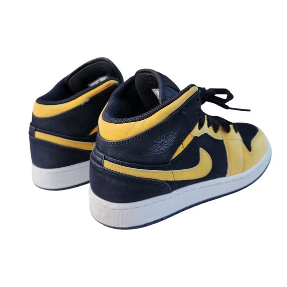 Nike  Air Jordan 1 Retro Mid Reverse New Love GS 554725-071 Black Gold White 4Y - Picture 4 of 9